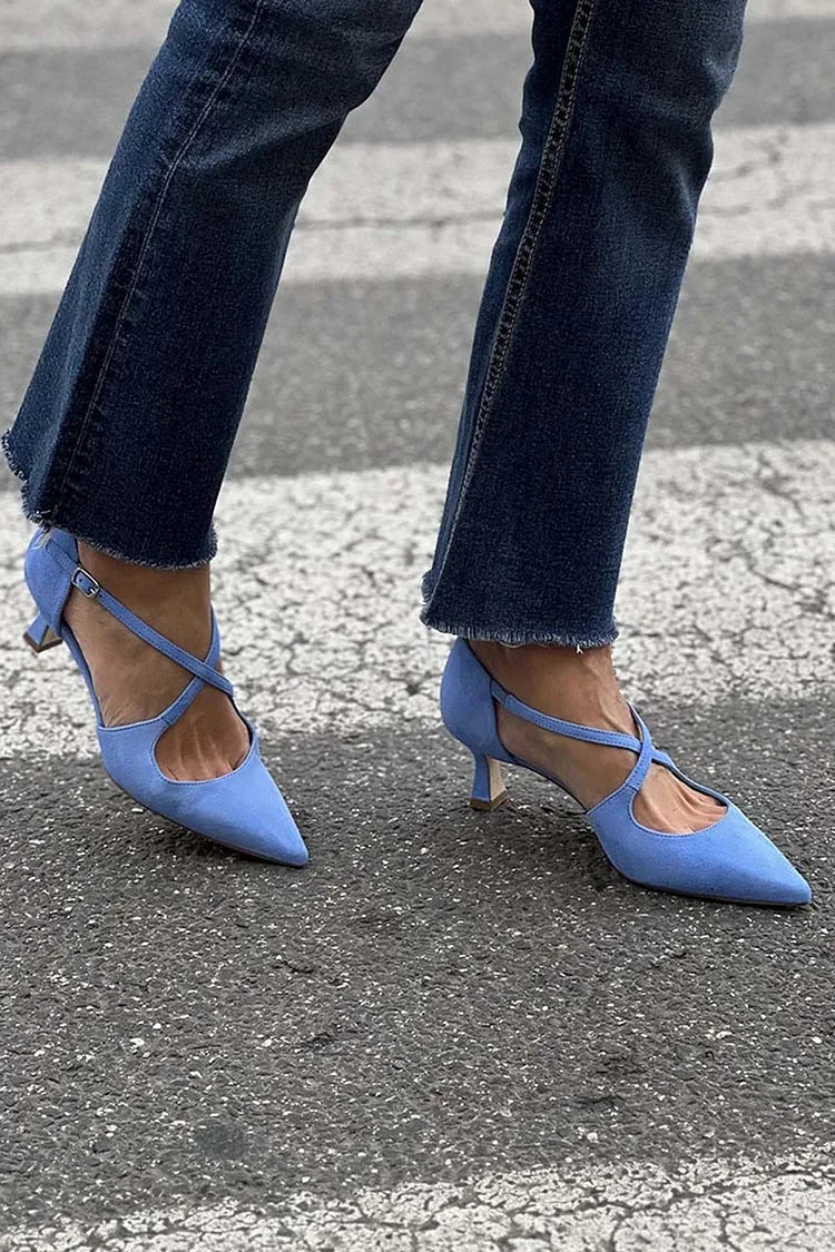 Chaussures à talons avec une sangle croisée