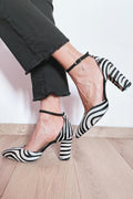 Chaussures à talons imprimées zèbre avec bride de cheville