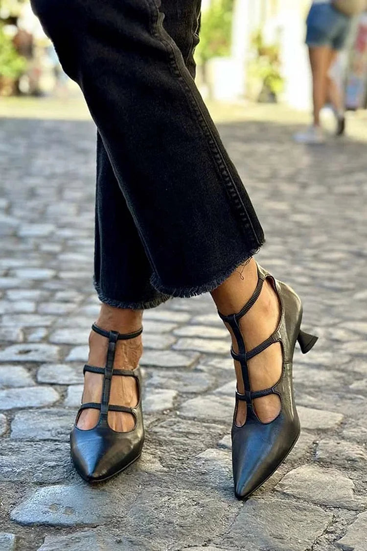 Chaussures à talons élégantes avec des lanières