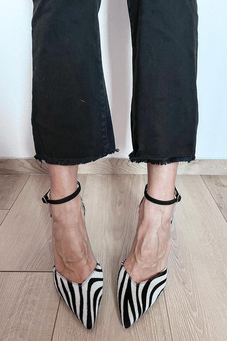 Chaussures à talons imprimées zèbre avec bride de cheville