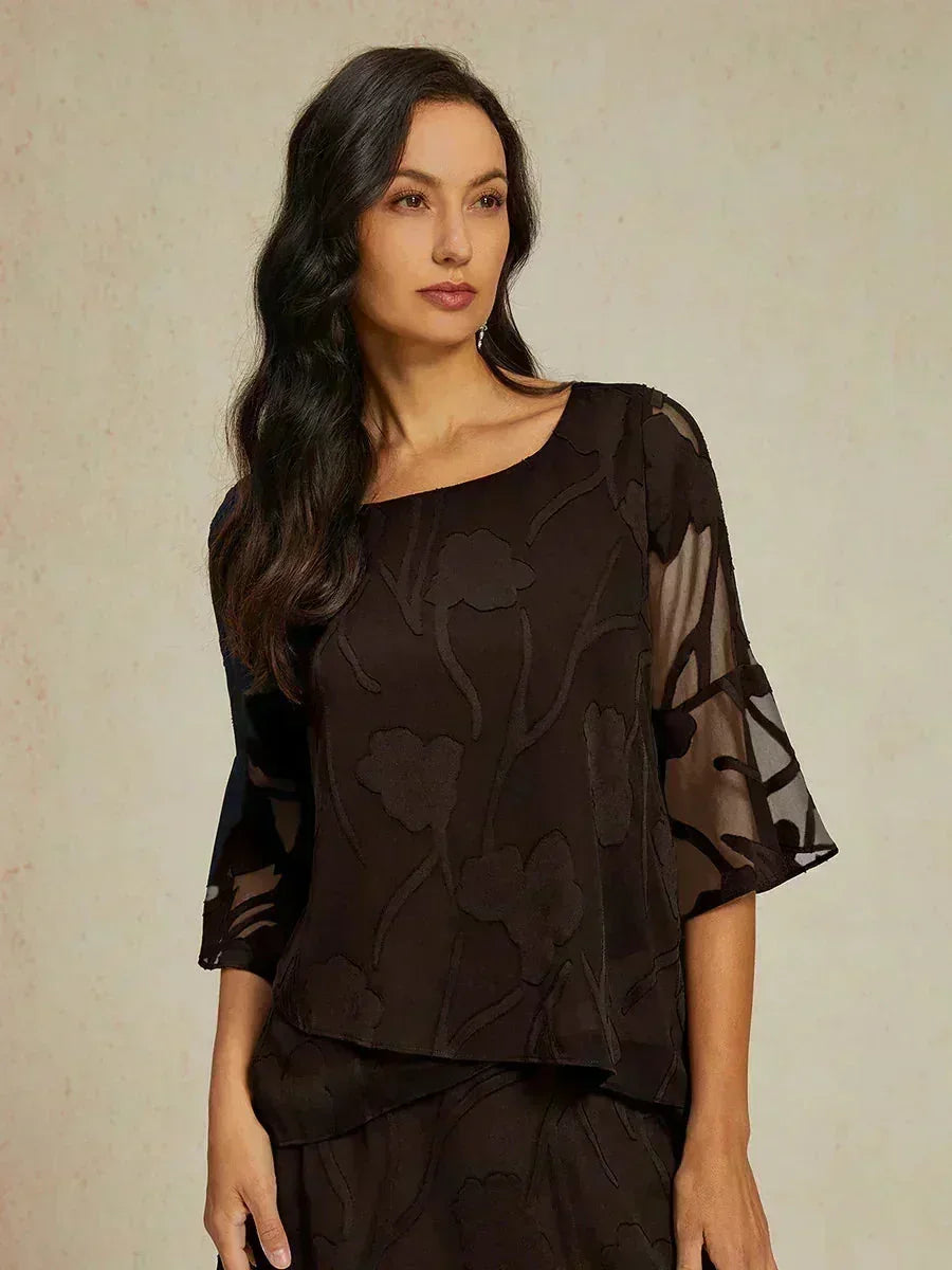 Blouse en chiffon avec des bords asymétriques