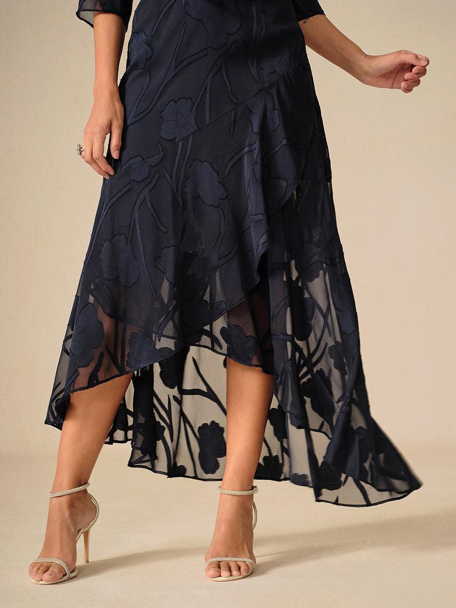 Robes de soirée sans manches en chiffon floral avec des bords asymétriques
