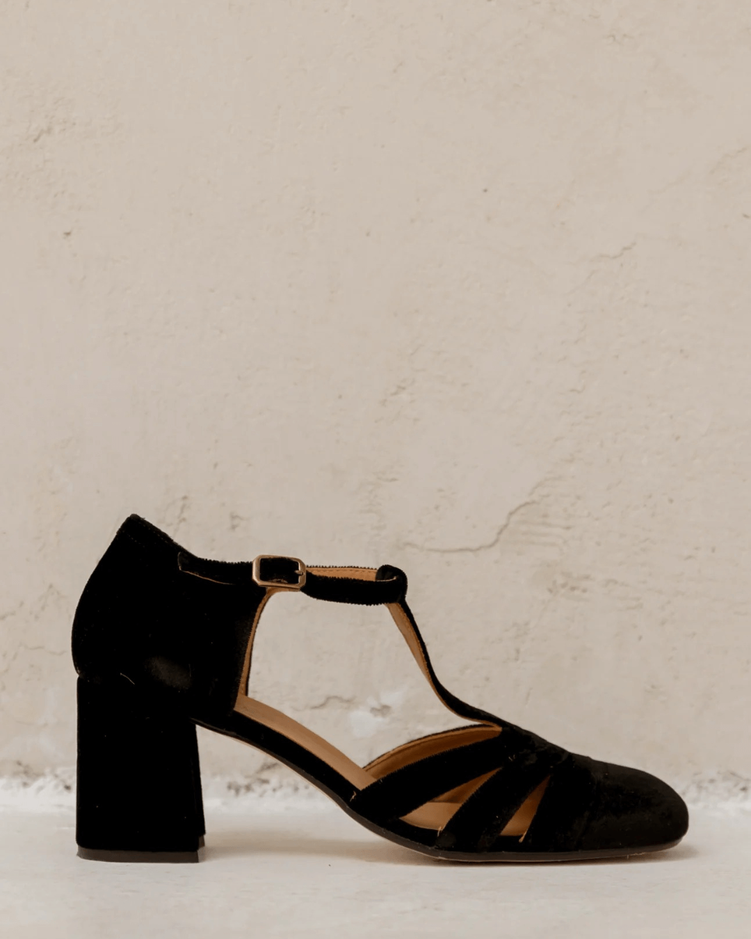 Chaussure avec T-bar et talon stable