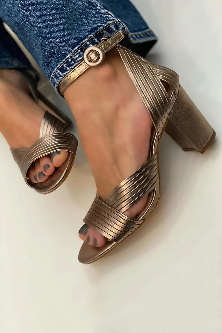 Sandales avec des lanières élégantes