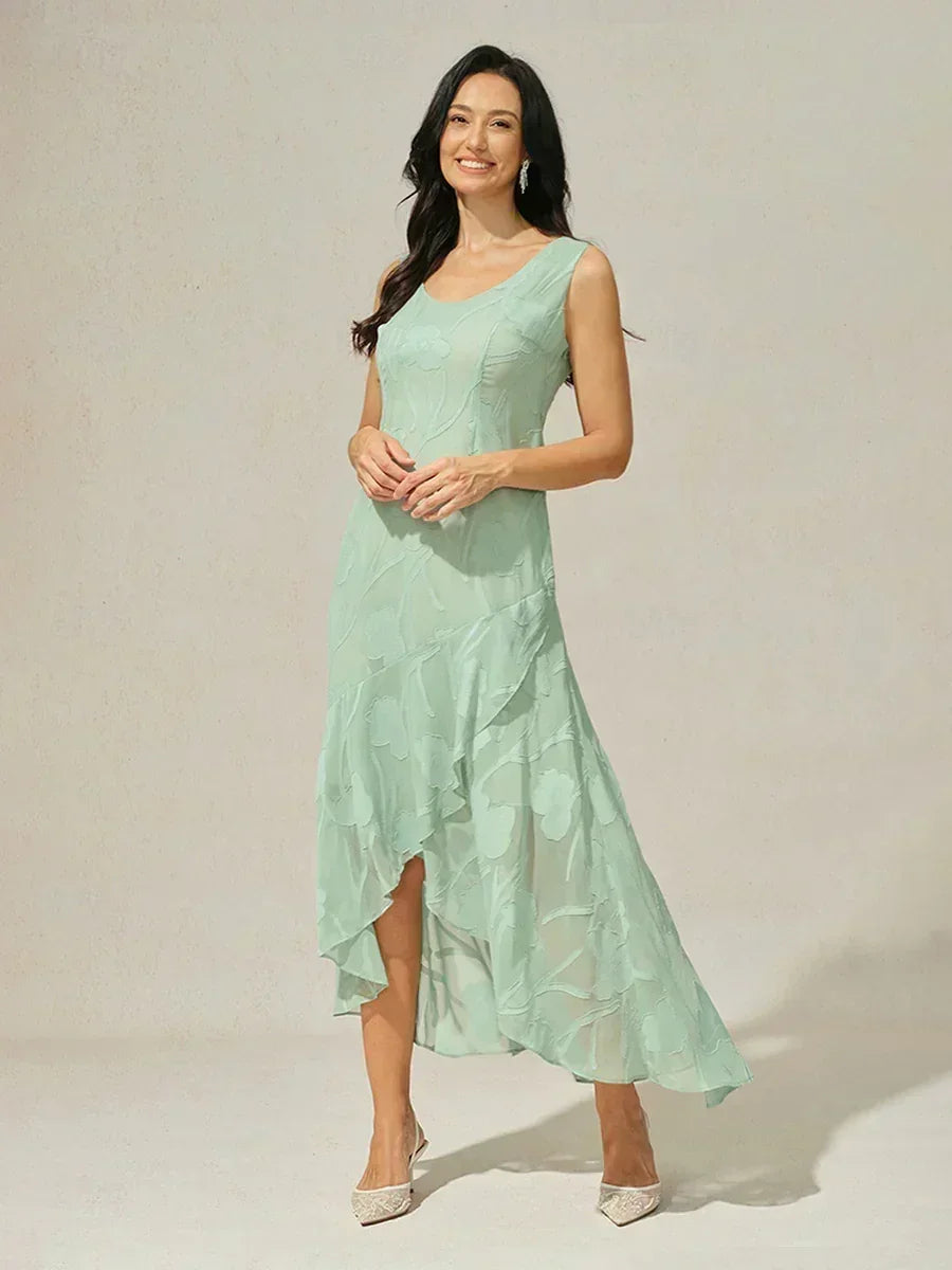 Robe de soirée sans manches en chiffon floral avec des bords asymétriques