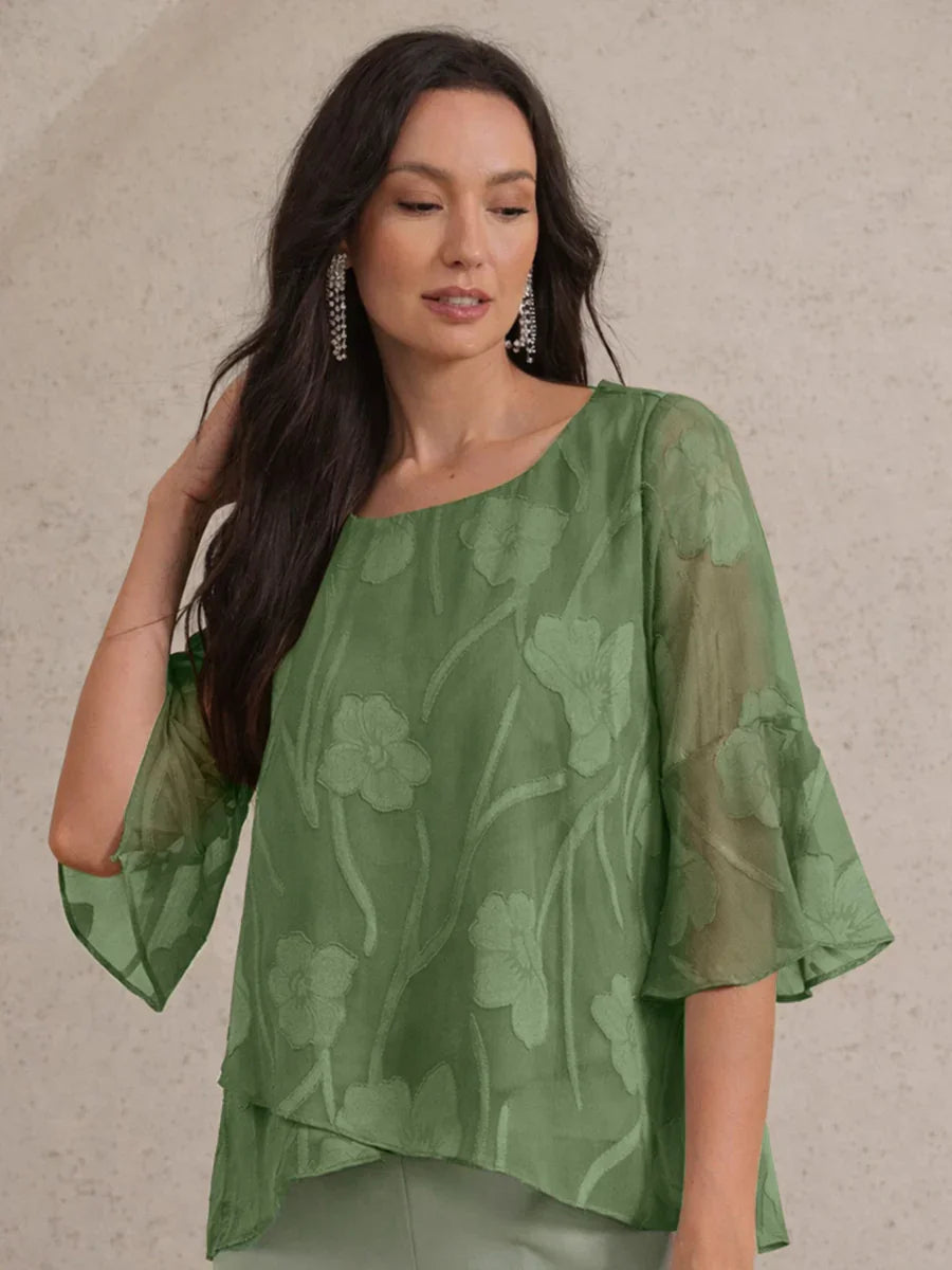 Blouse en chiffon avec des bords asymétriques