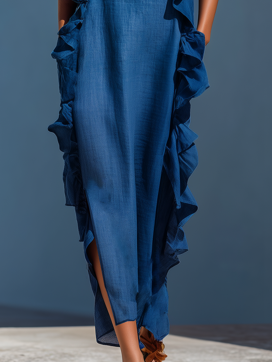 Robe maxi pour femmes en mélange de lin de couleur bleue avec des bretelles spaghetti et des bords festonnés MDZ2407D1T