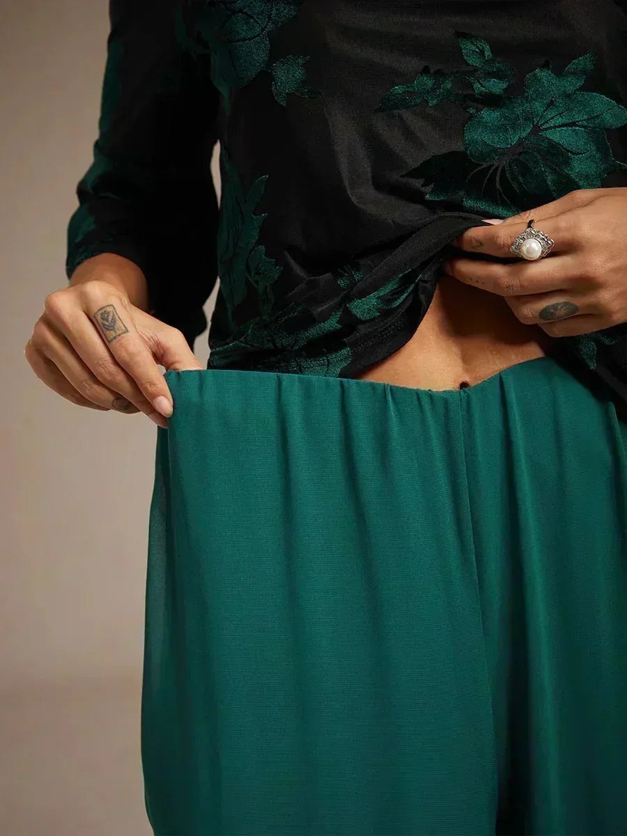Pantalons à coupe droite avec une couche de chiffon
