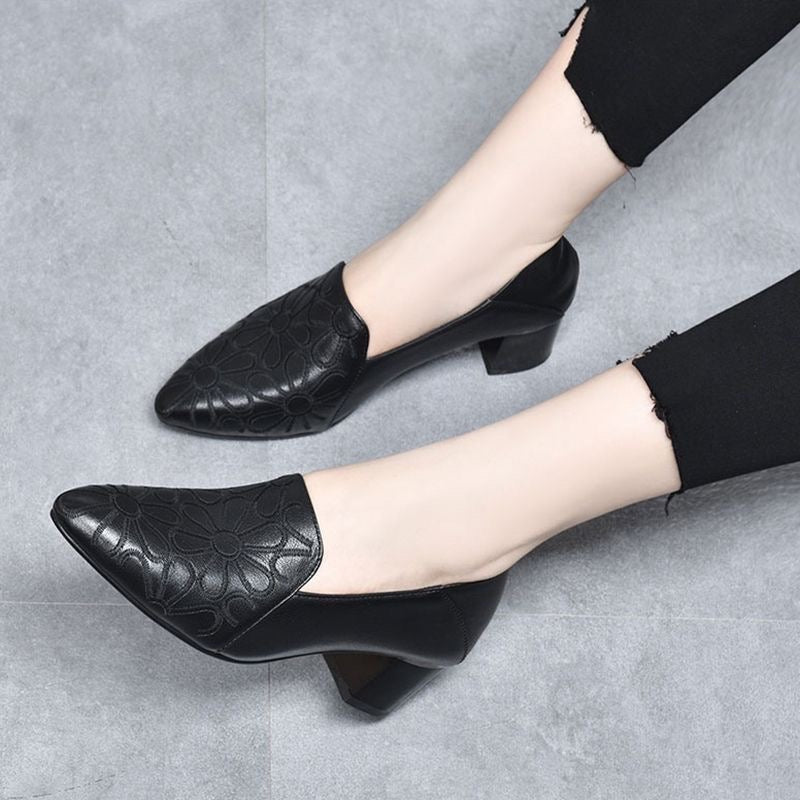 Broderin | Chaussures à talons décorées de fleurs
