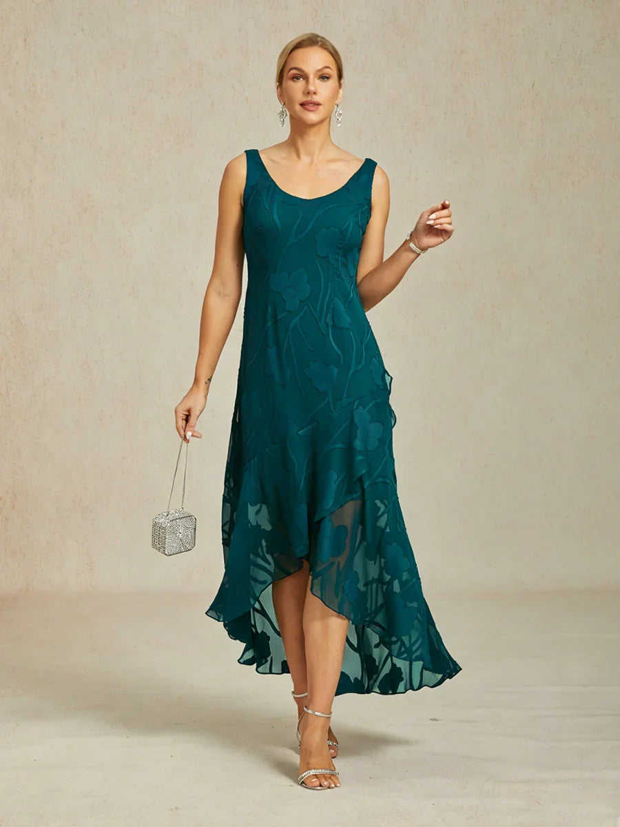 Robe de soirée sans manches en chiffon floral avec des bords asymétriques