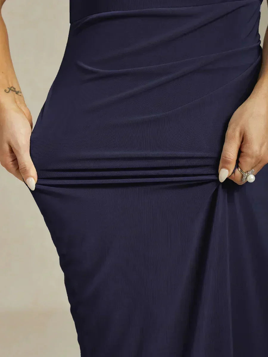 Robes maxi élégantes avec perles et détails de volants