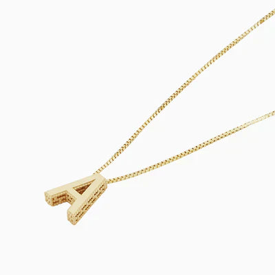 Collier avec des lettres d'amour
