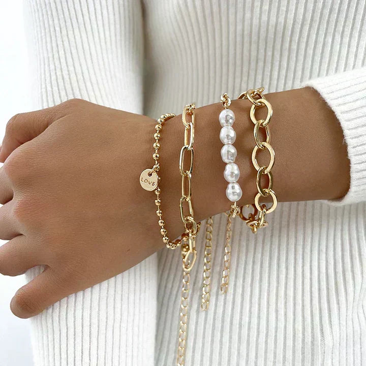 Ensemble de bracelets avec perles dorées