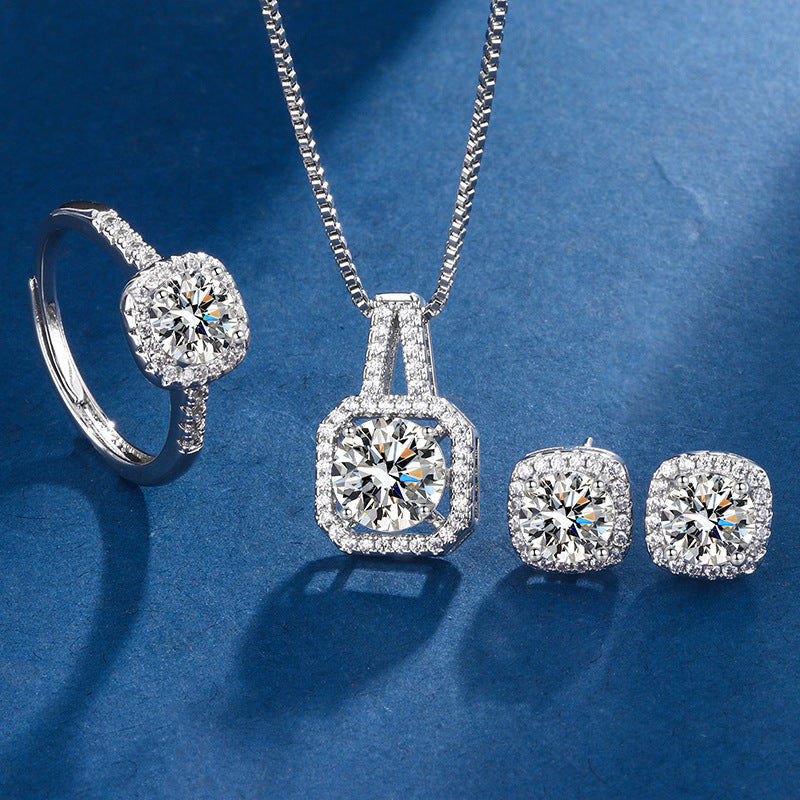 Bijoux en or blanc “Lion Quadrate”