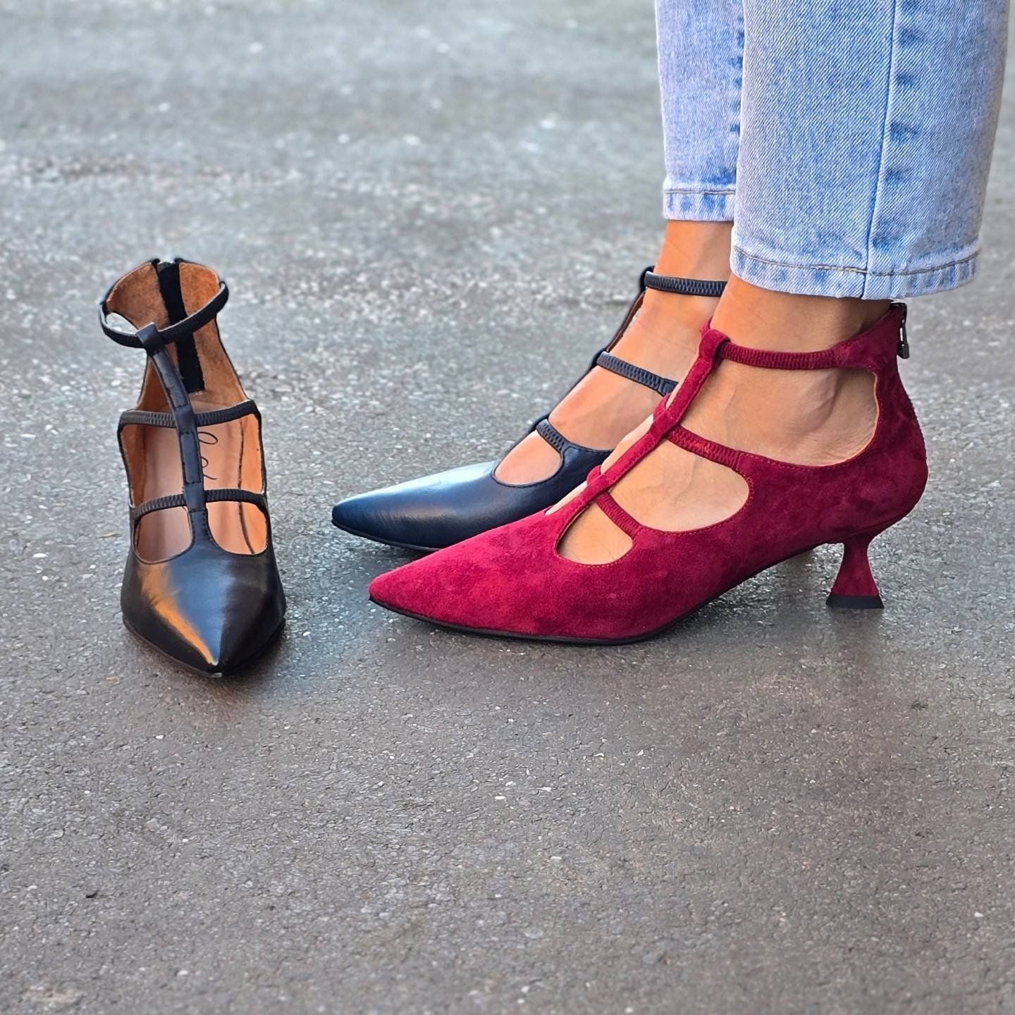 Chaussures à talons bas avec des lanières
