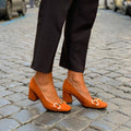 Chaussures à talons élégantes avec détails dorés