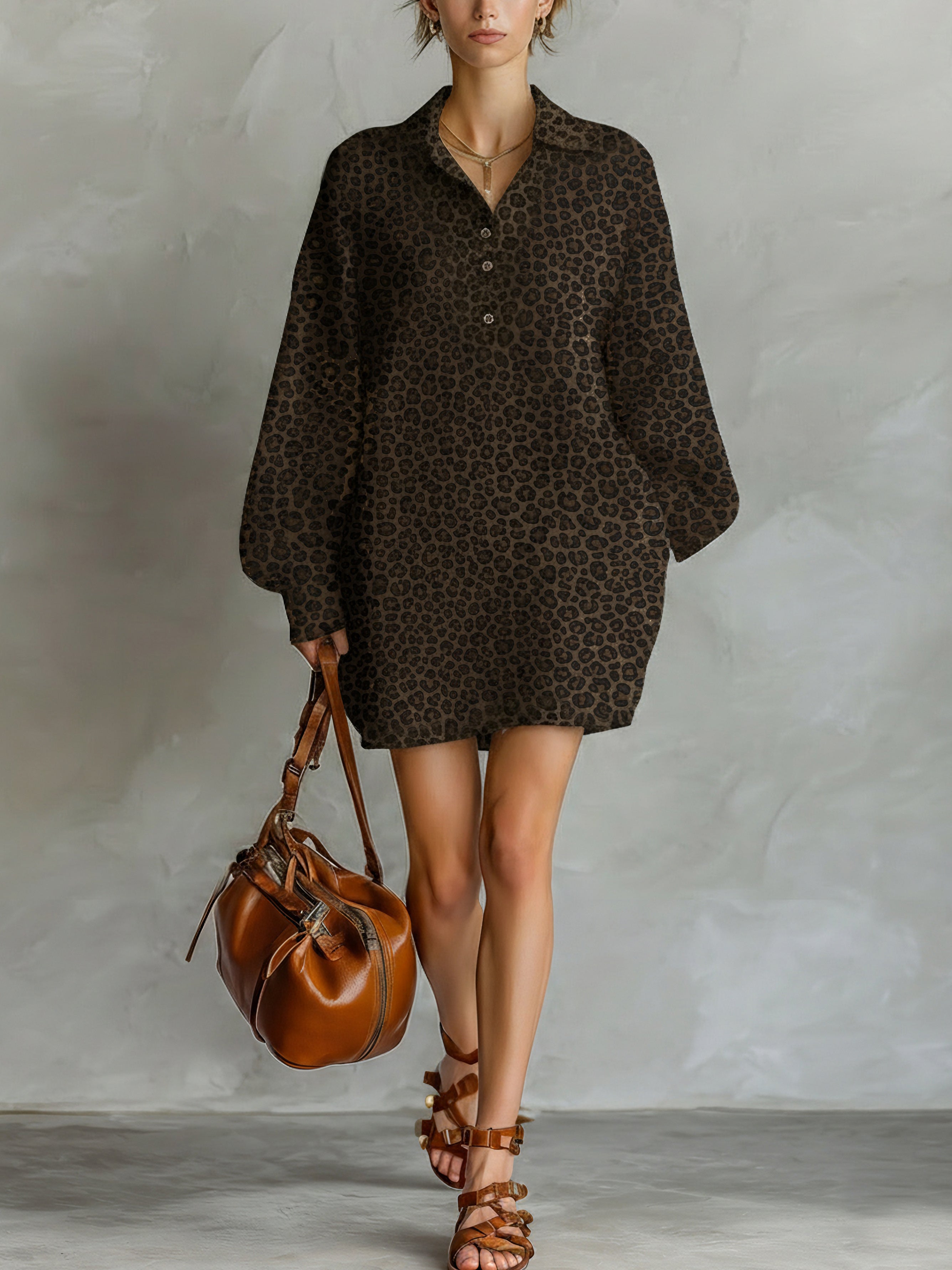 Robes pour femmes tendance en couleur marron avec imprimé léopard, coupe ample, col ouvert et manches longues MDA1895L2AN