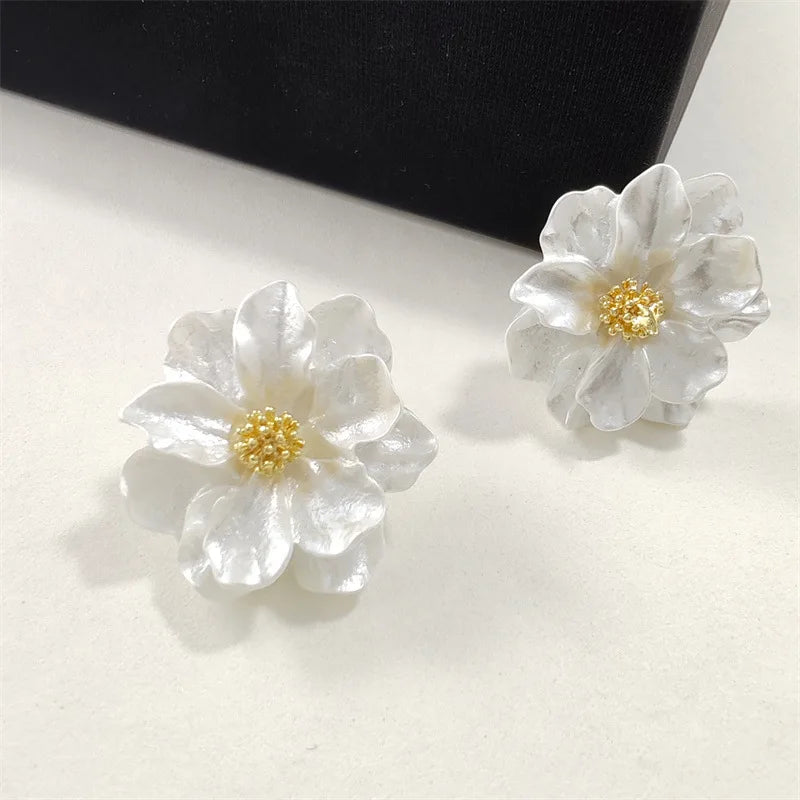 Boucles d'oreilles en acrylique blanc élégantes