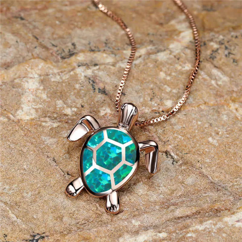 Pendentif tortue en opale feu vert vintage en or