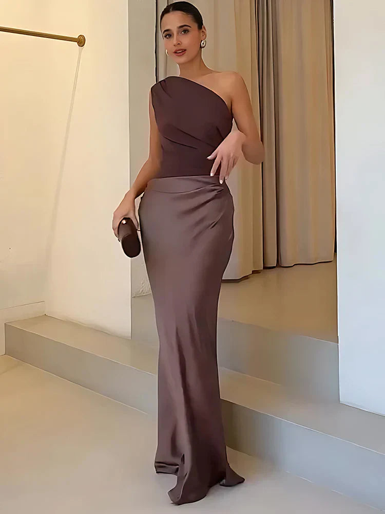Sofia | Robe maxi en satin avec une épaule