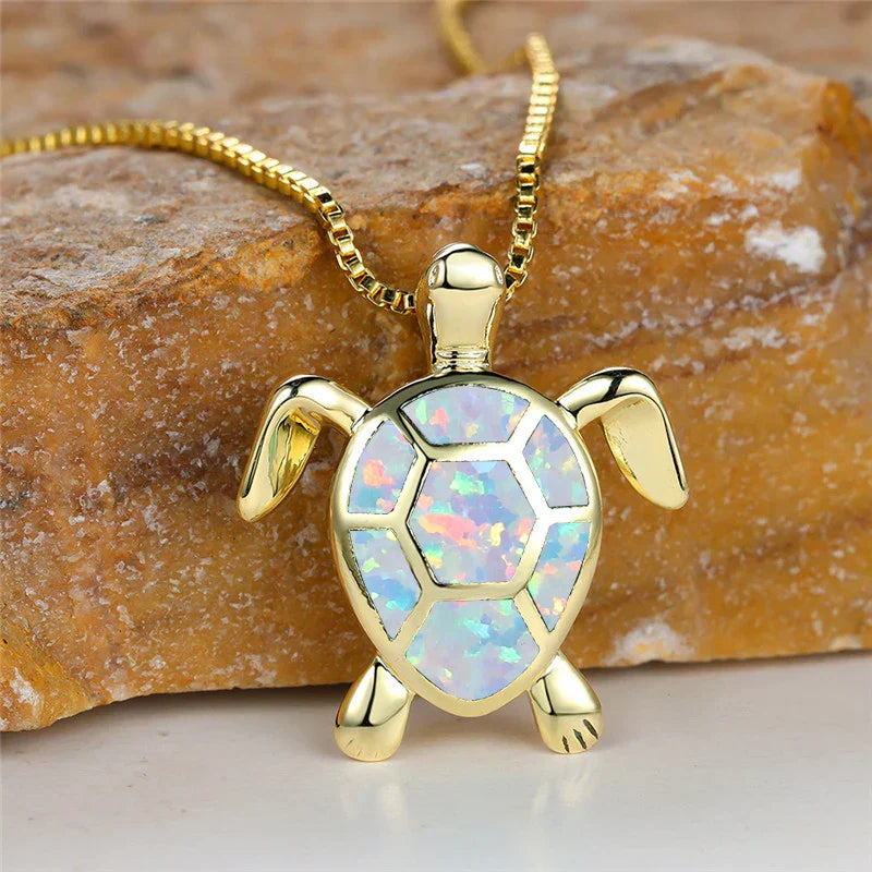 Pendentif tortue en opale feu vert vintage en or