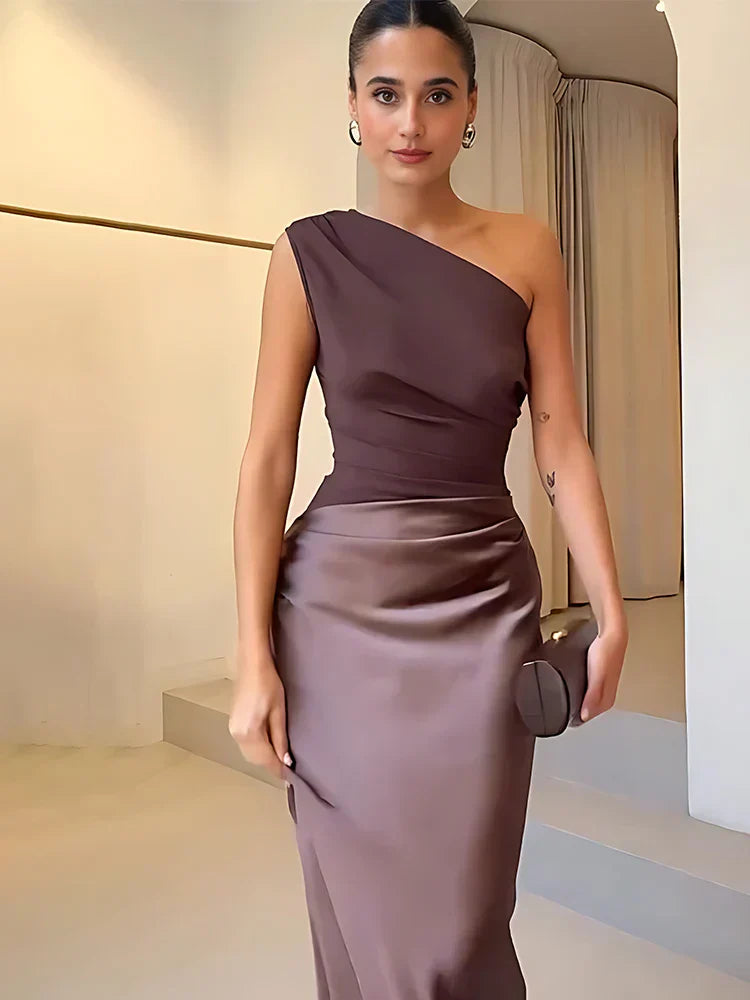 Sofia | Robe maxi en satin avec une épaule