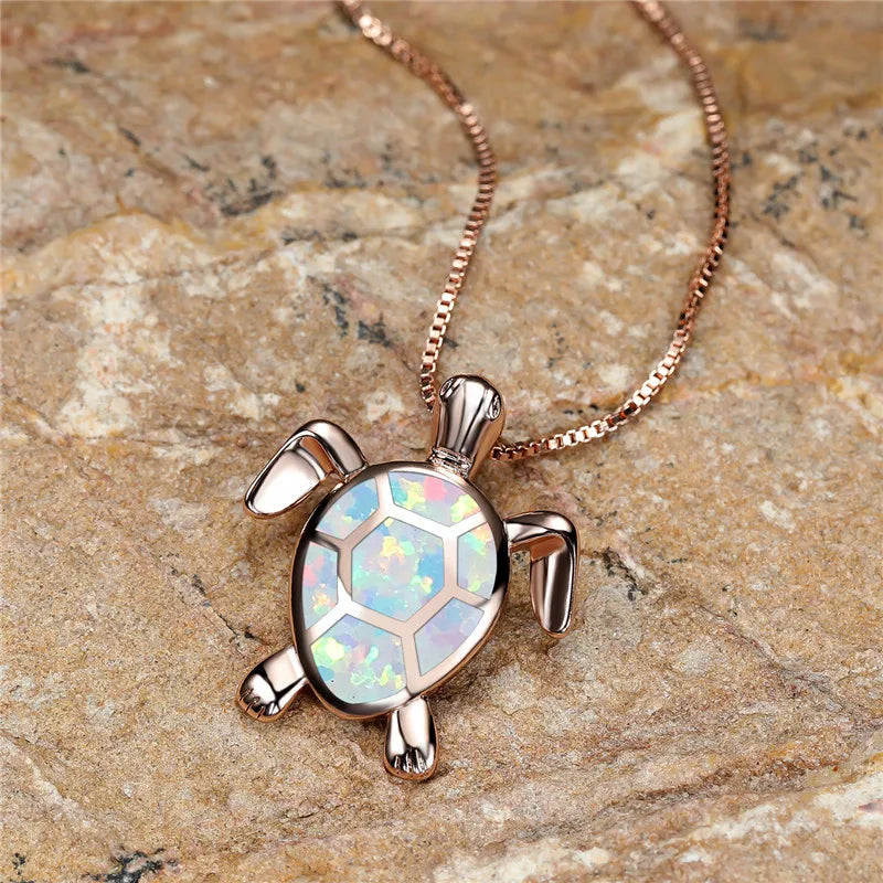Pendentif tortue en opale feu vert vintage en or