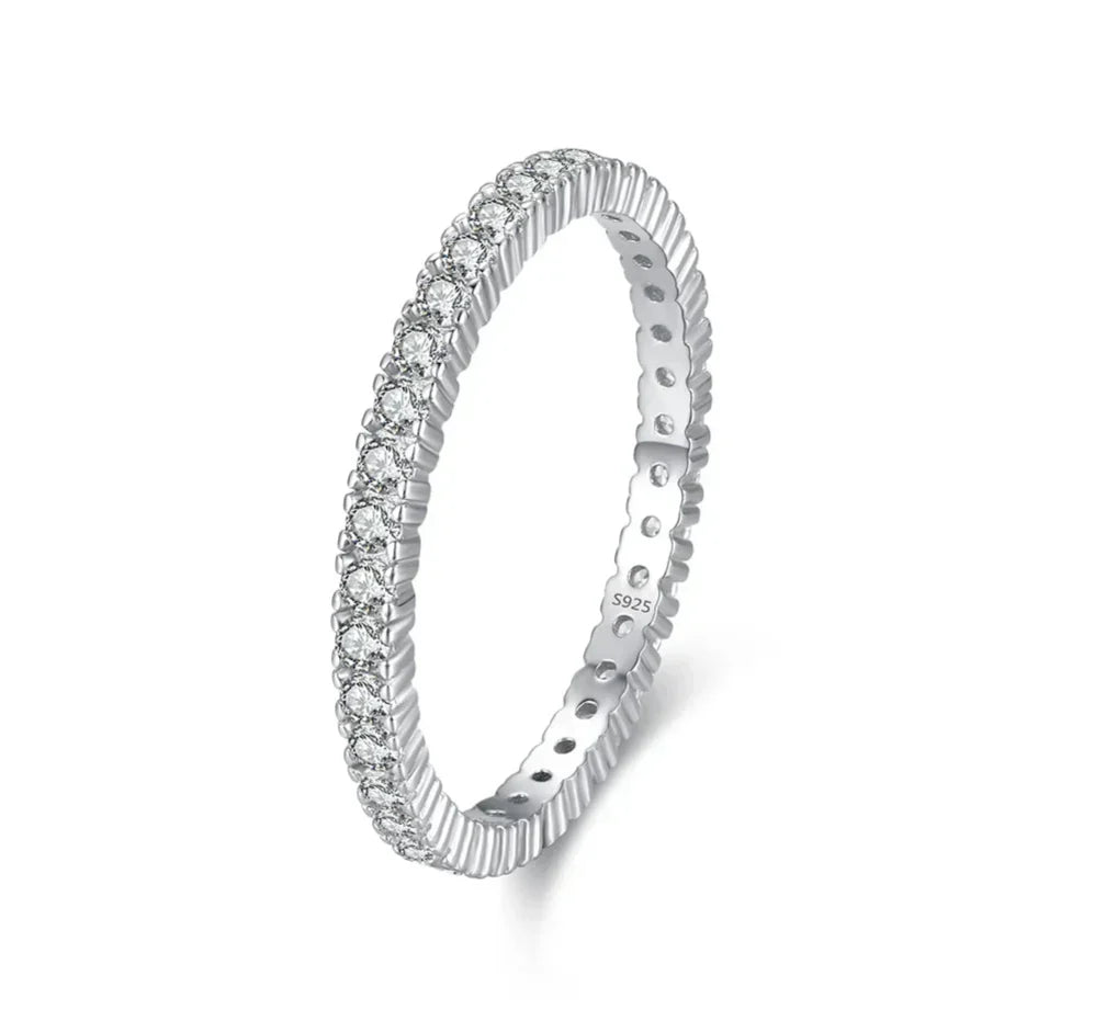 Bague éternelle minimale illuminée