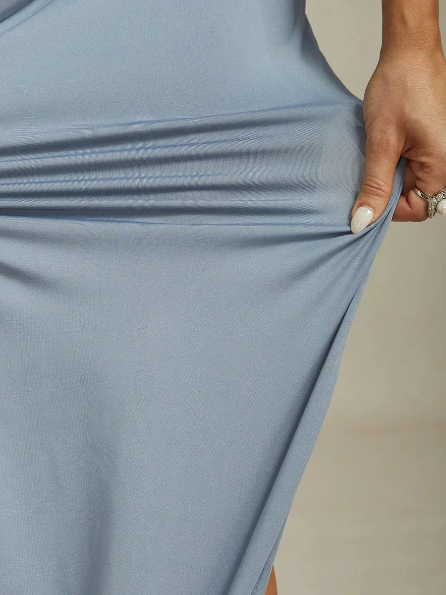 Robes maxi élégantes avec perles et détails de volants