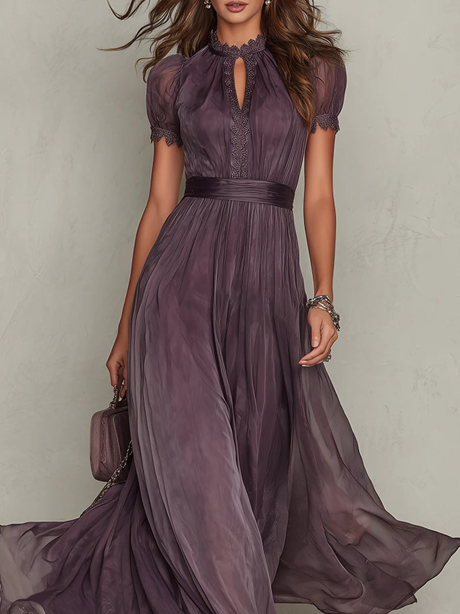Flavia - Robe longue violette avec découpe en forme de goutte et bordure en dentelle de soie