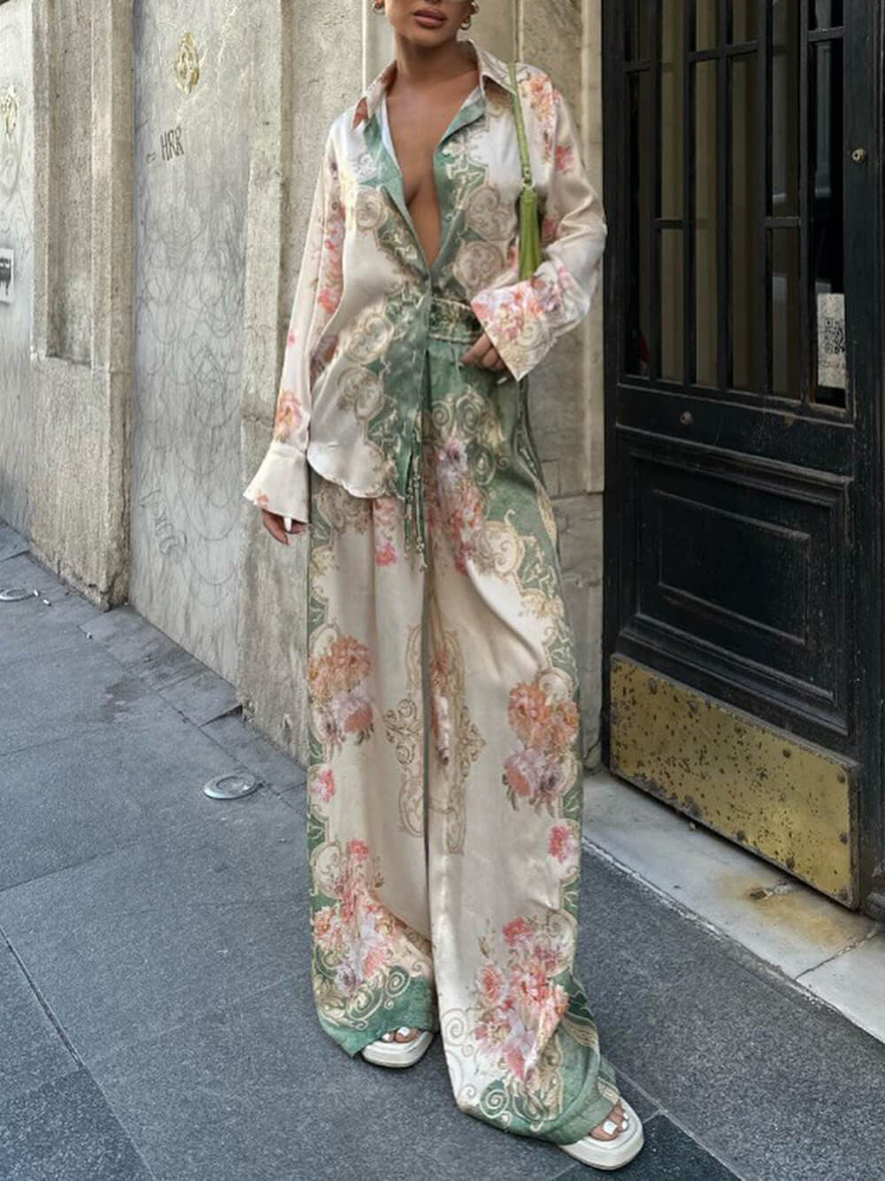 Chemise à fleurs baroque