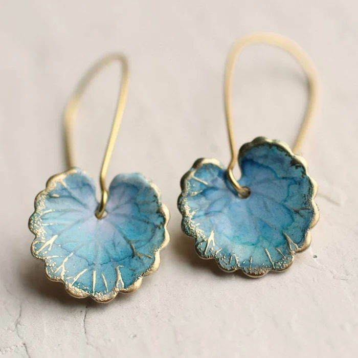 Boucles d'oreilles vintage de couleur bleue