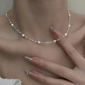 Collier élégant avec des perles brillantes