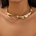 Collier en or avec une texture audacieuse