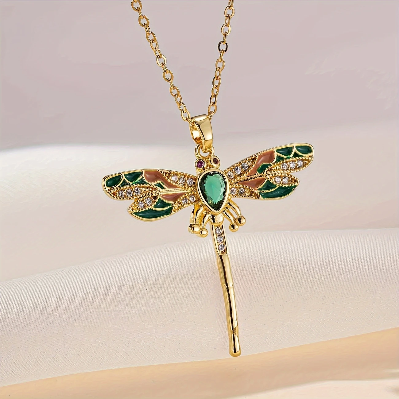 Collier lumineux avec dragon vert