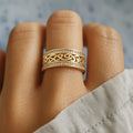Bague en or "Lucha et Ota"