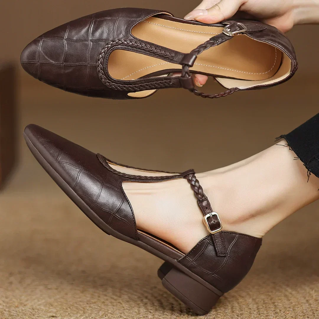 Chaussures Mary Jane pour femmes avec une sangle tressée et une finition élégante