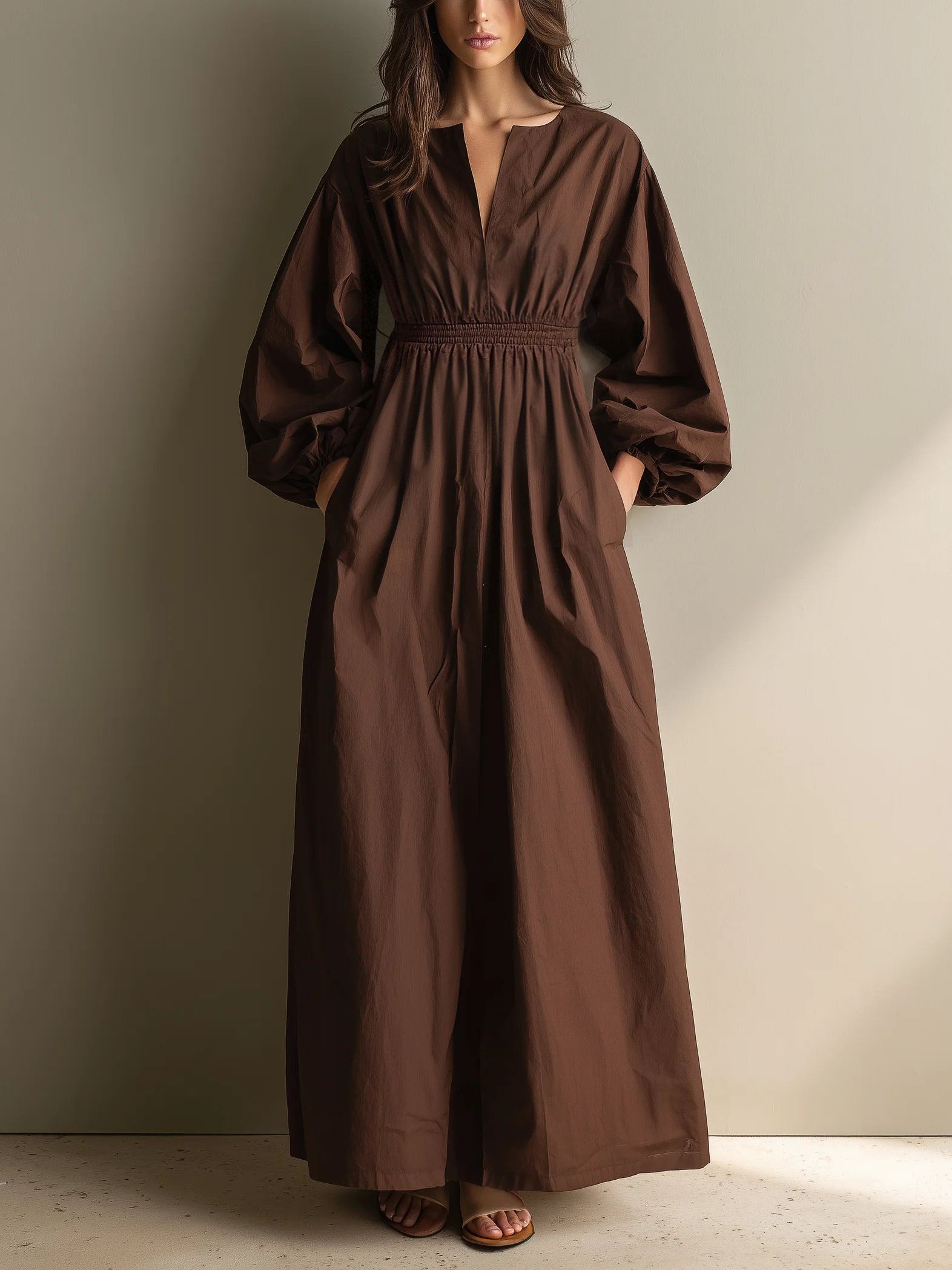 Robes maxi pour femmes en couleur marron en tissu coton et lin avec décolleté en V et manches longues, avec taille élastique MDZ1295A0AN