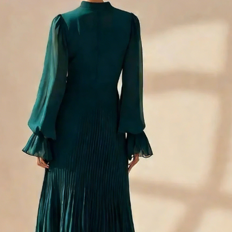 Robe midi élégante avec plis et bordures