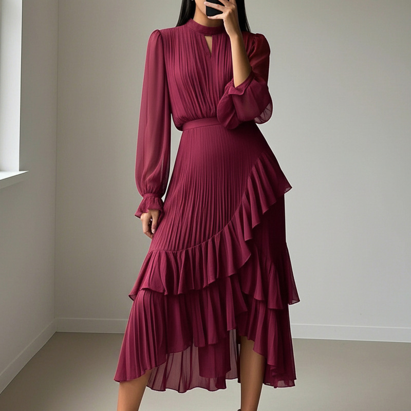 Robe midi élégante avec plis et bordures