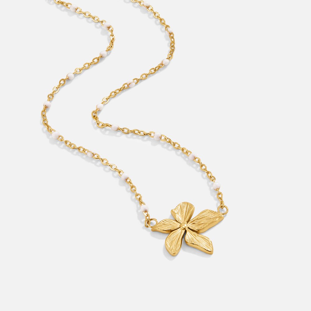 Collier élégant avec une fleur en or